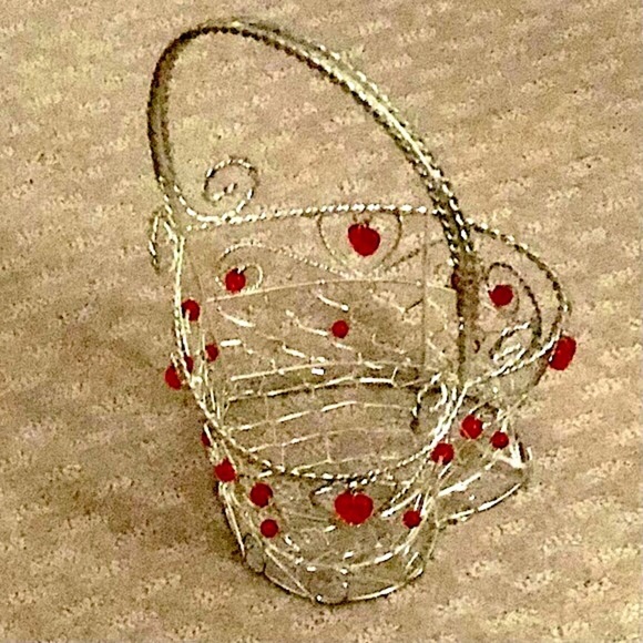 Vintage Heart Twisted Wire Basket with Red Hearts Home Accent Or Gift Basket - Picture 3 of 9